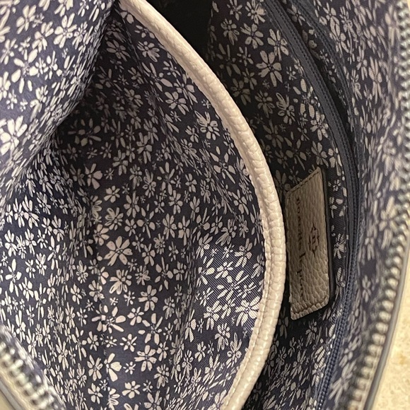 Gray women’s crossbody purse - Picture 4 of 4